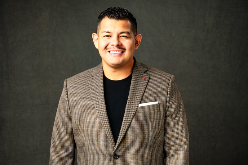 Headshot of Eduardo Maciel